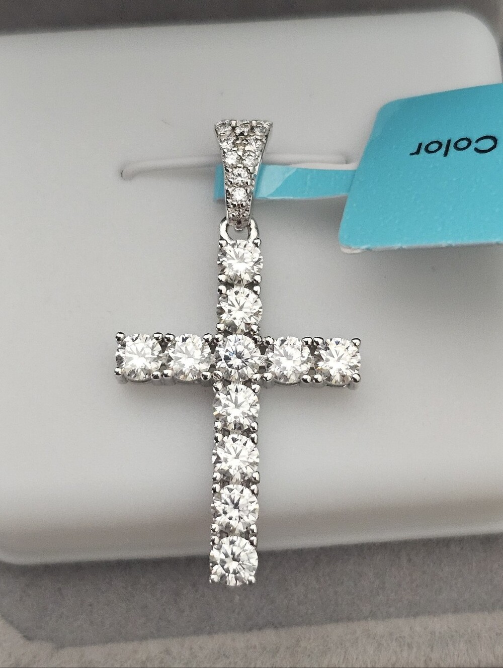 Sterling 925 Silver Classic Cross Pendant Necklace with Clear Moissanite Stones